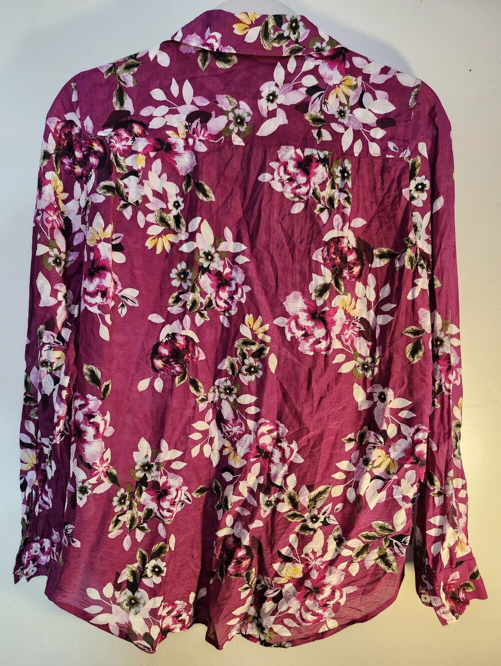 White House Black Market Floral Button-Front Blouse in Magenta Cotton/silk - Picture 5 of 8